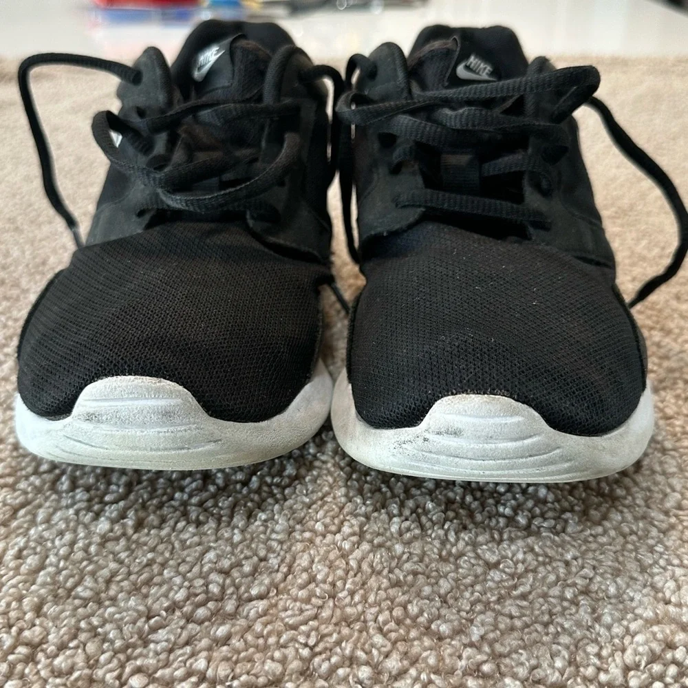 Nike Women’s Kaishi Running Shoes Black/White - Size 8